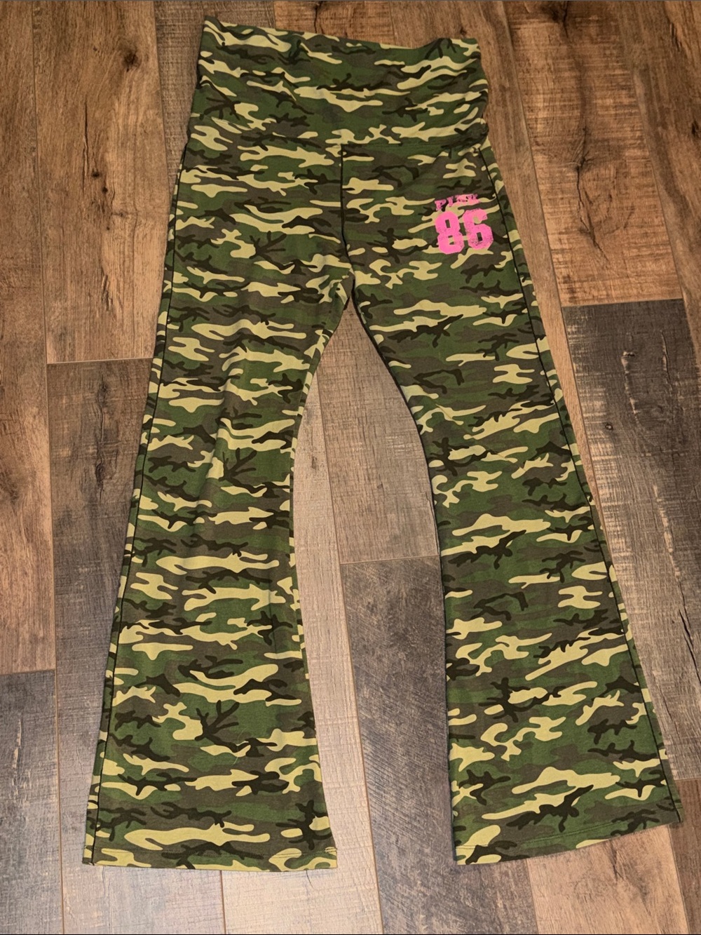 PINK Victoria's Secret Green Camo Flare Pants with Pink Logo, L